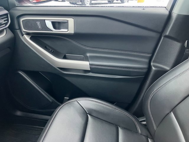 Used 2023 Ford Explorer XLT w/ Equipment Group 202A image 11