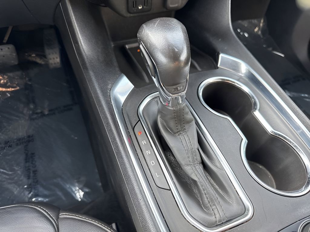 Used 2022 Chevrolet Traverse LT image 17