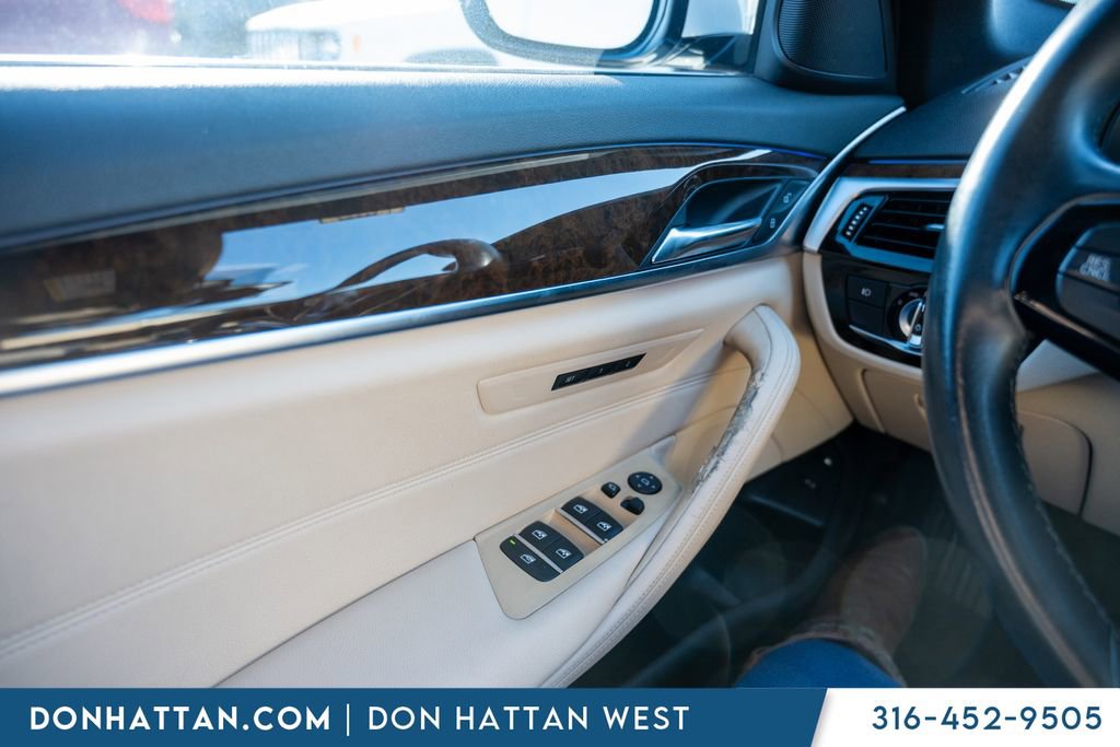 Used 2018 BMW 530e image 15