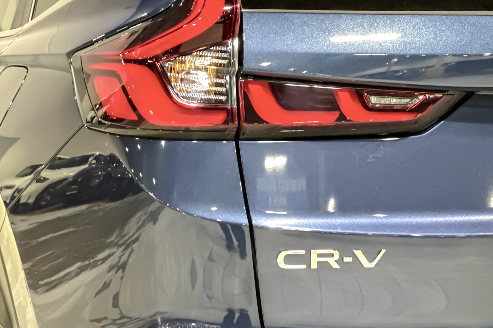 Used 2025 Honda CR-V EX image 12