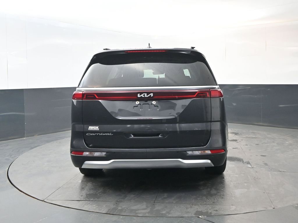 Used 2022 Kia Carnival SX Prestige image 4