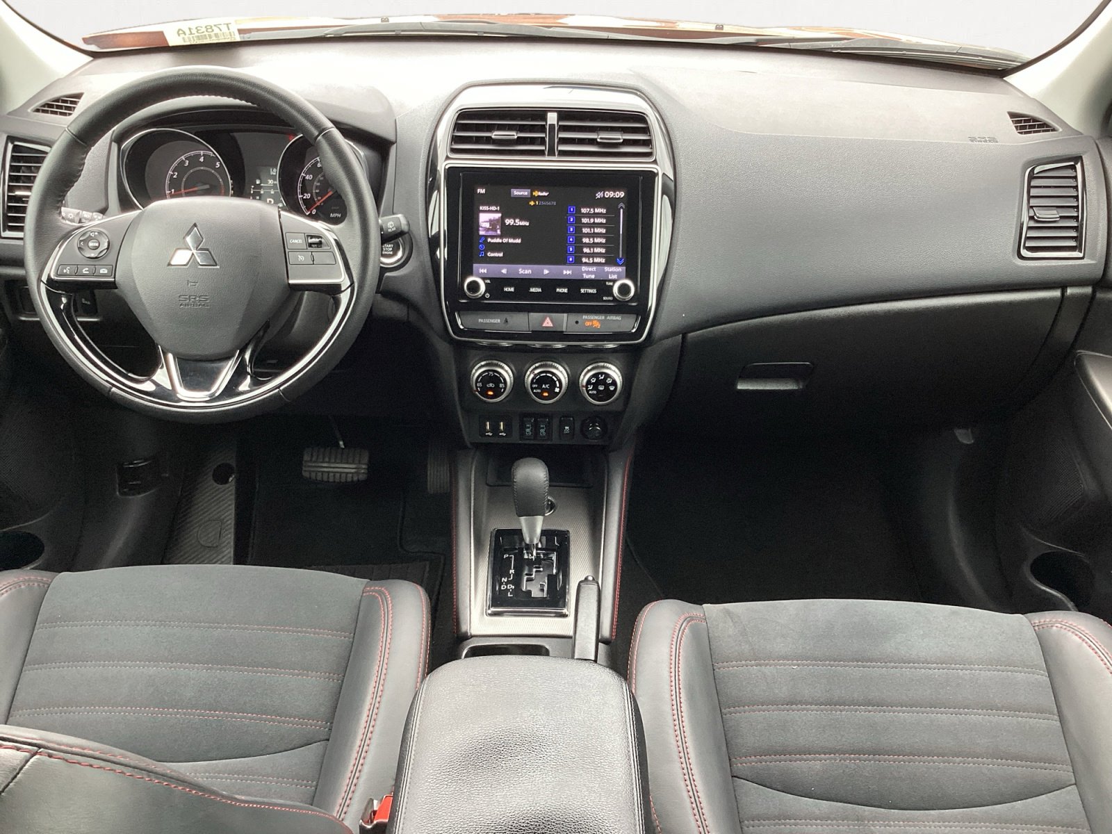 Used 2023 Mitsubishi Outlander Sport SE image 4