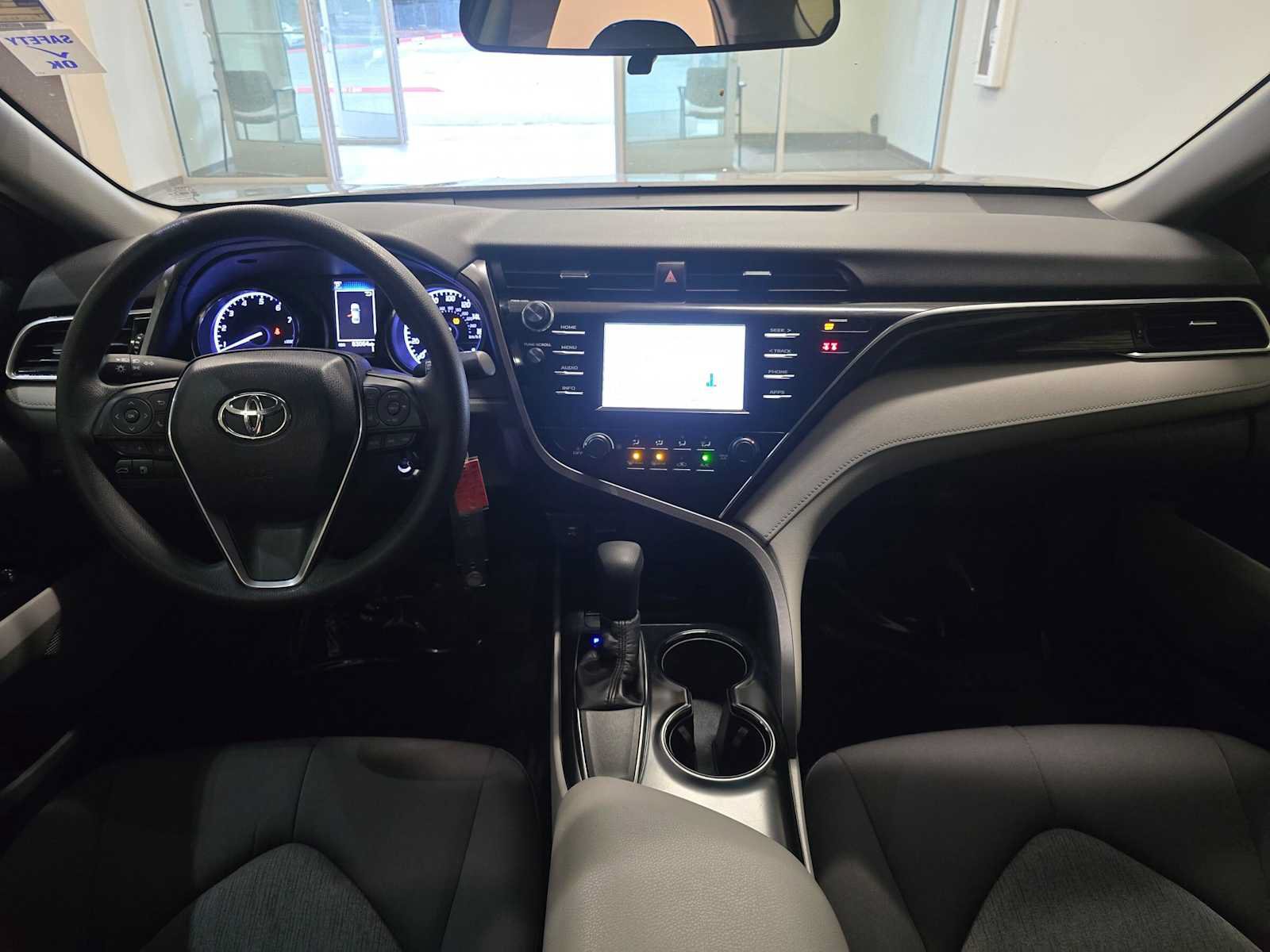 Used 2018 Toyota Camry LE FWD image 10