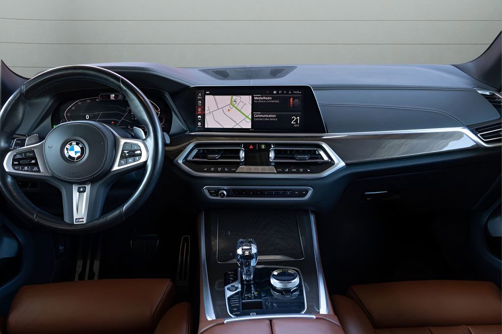 Used 2022 BMW X5 xDrive40i w/ M Sport Package AWD/4WD image 27