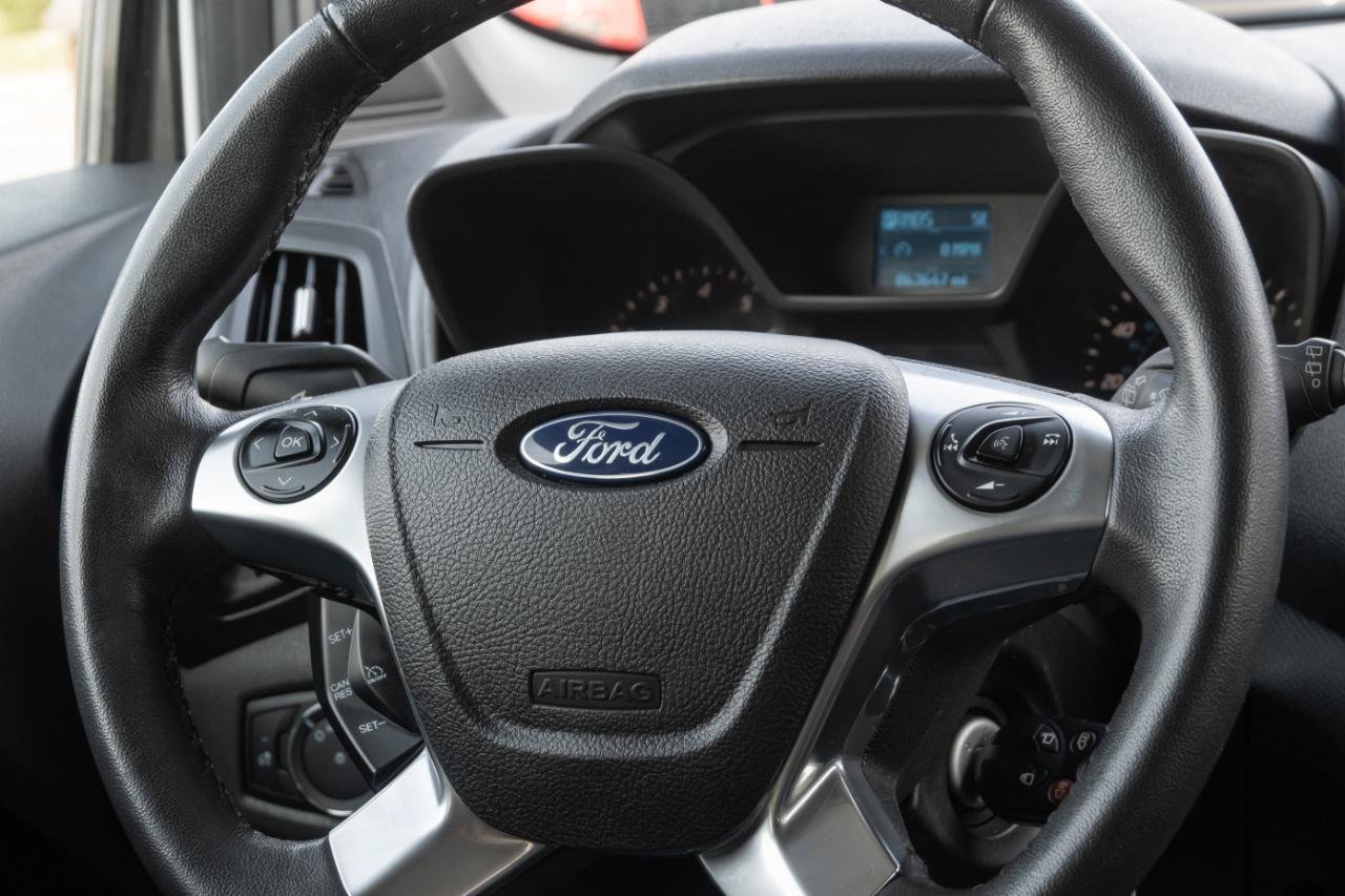 Used 2018 Ford Transit Connect XL FWD image 3