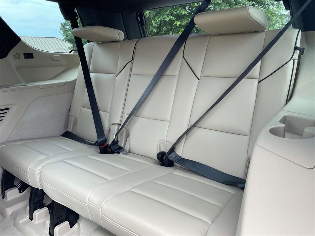 Used 2024 Cadillac Escalade Premium Luxury image 10