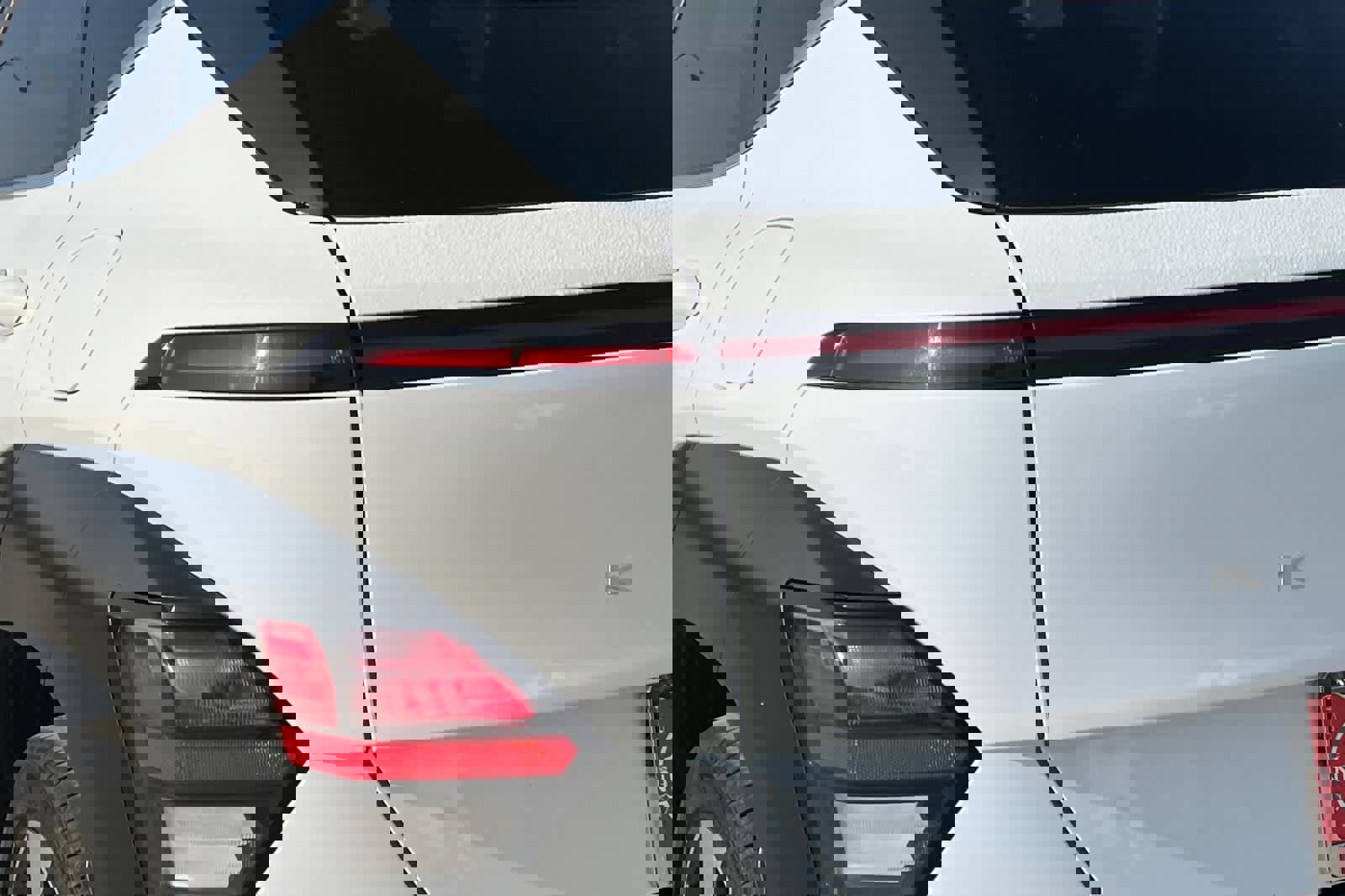 Used 2024 Hyundai Kona Limited image 15