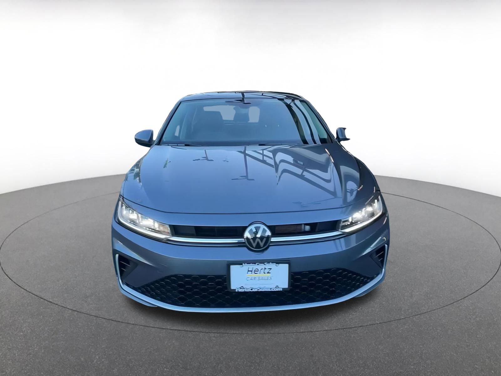 Used 2025 Volkswagen Jetta SE image 4