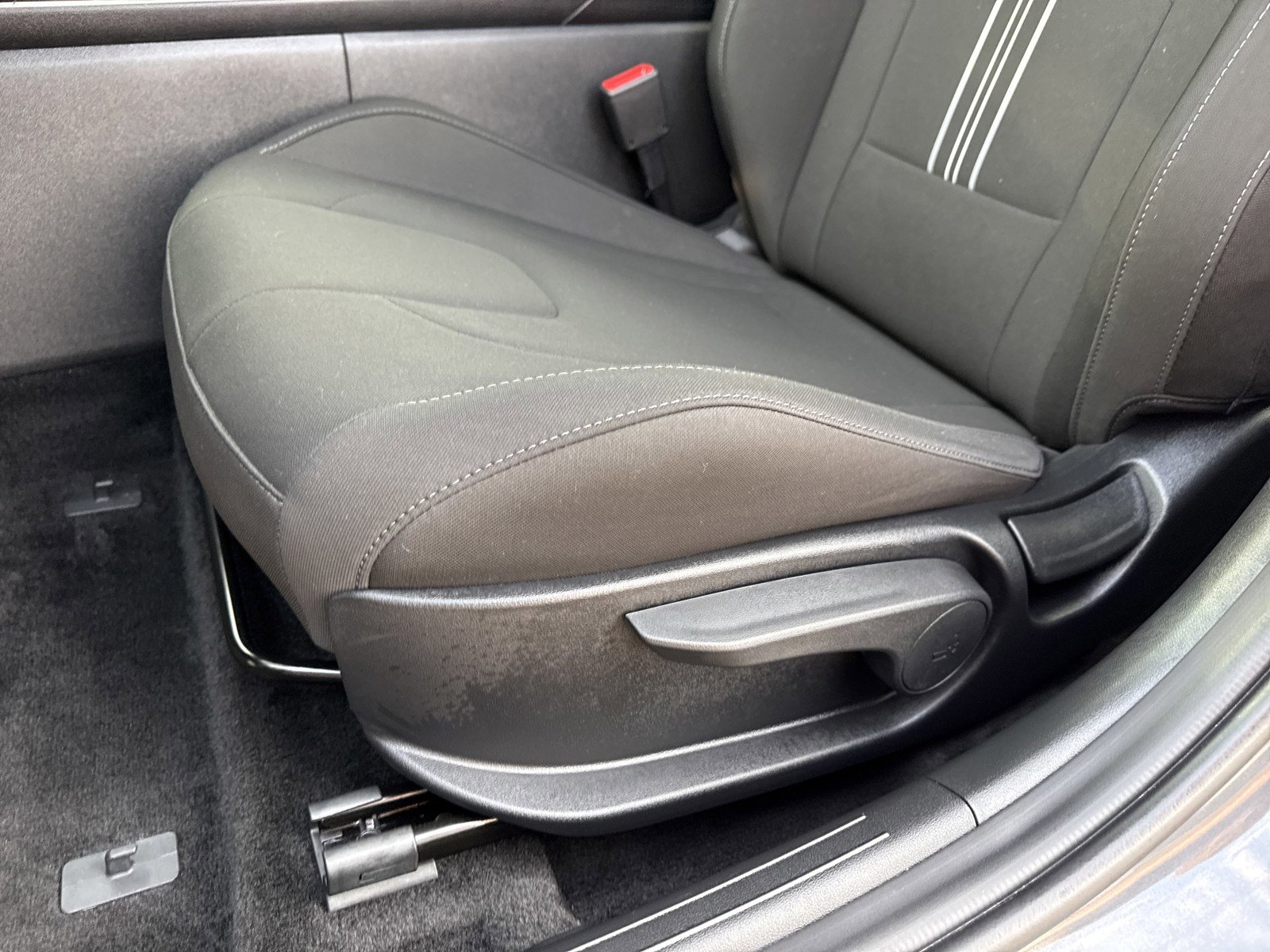 Used 2025 Hyundai Elantra Sport FWD image 12