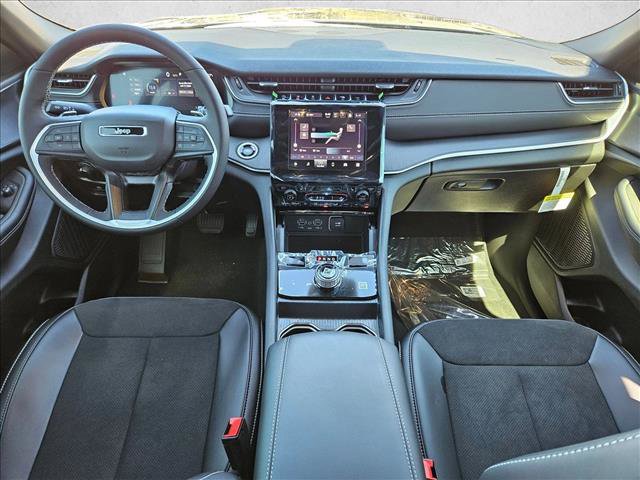 New 2025 Jeep Grand Cherokee Altitude image 14