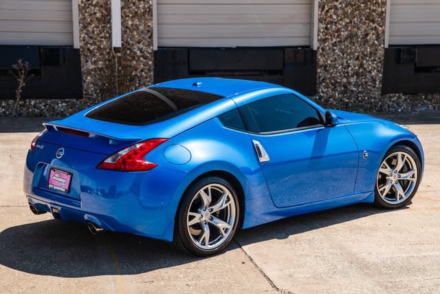 Used 2010 Nissan 370Z Touring w/ Sport Pkg RWD image 9