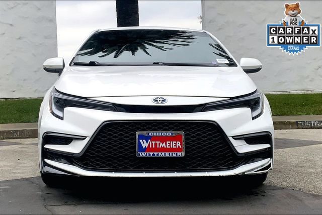 Used 2025 Toyota Corolla SE w/ SE Premium Package image 3
