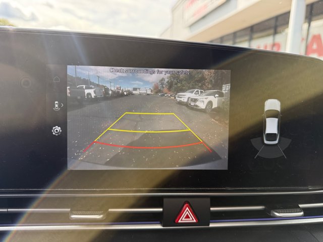 Used 2022 Hyundai Elantra Limited FWD image 18