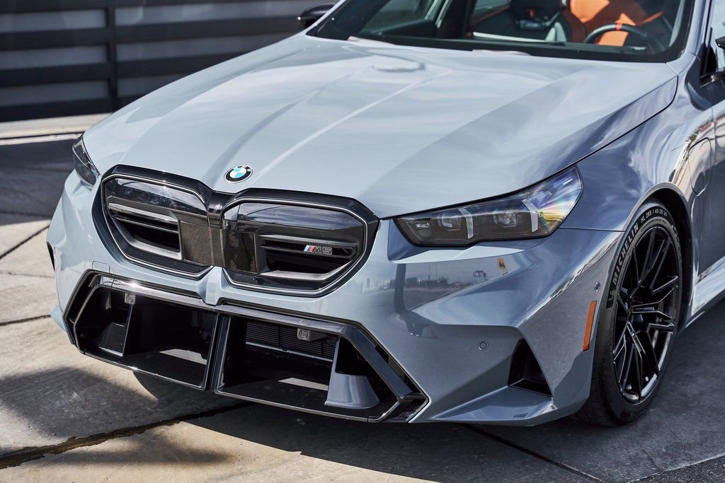 Used 2026 BMW M5 w/ Executive Package image 6