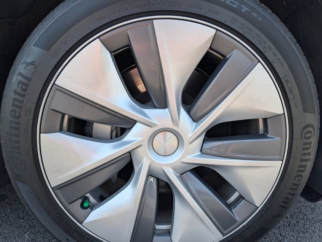 Used 2023 Tesla Model Y Long Range AWD/4WD image 9