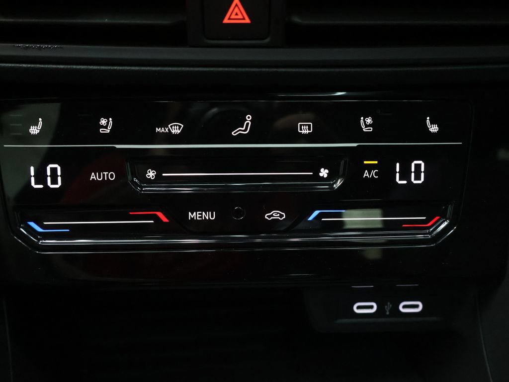 Used 2025 Volkswagen Jetta GLI Autobahn FWD image 23