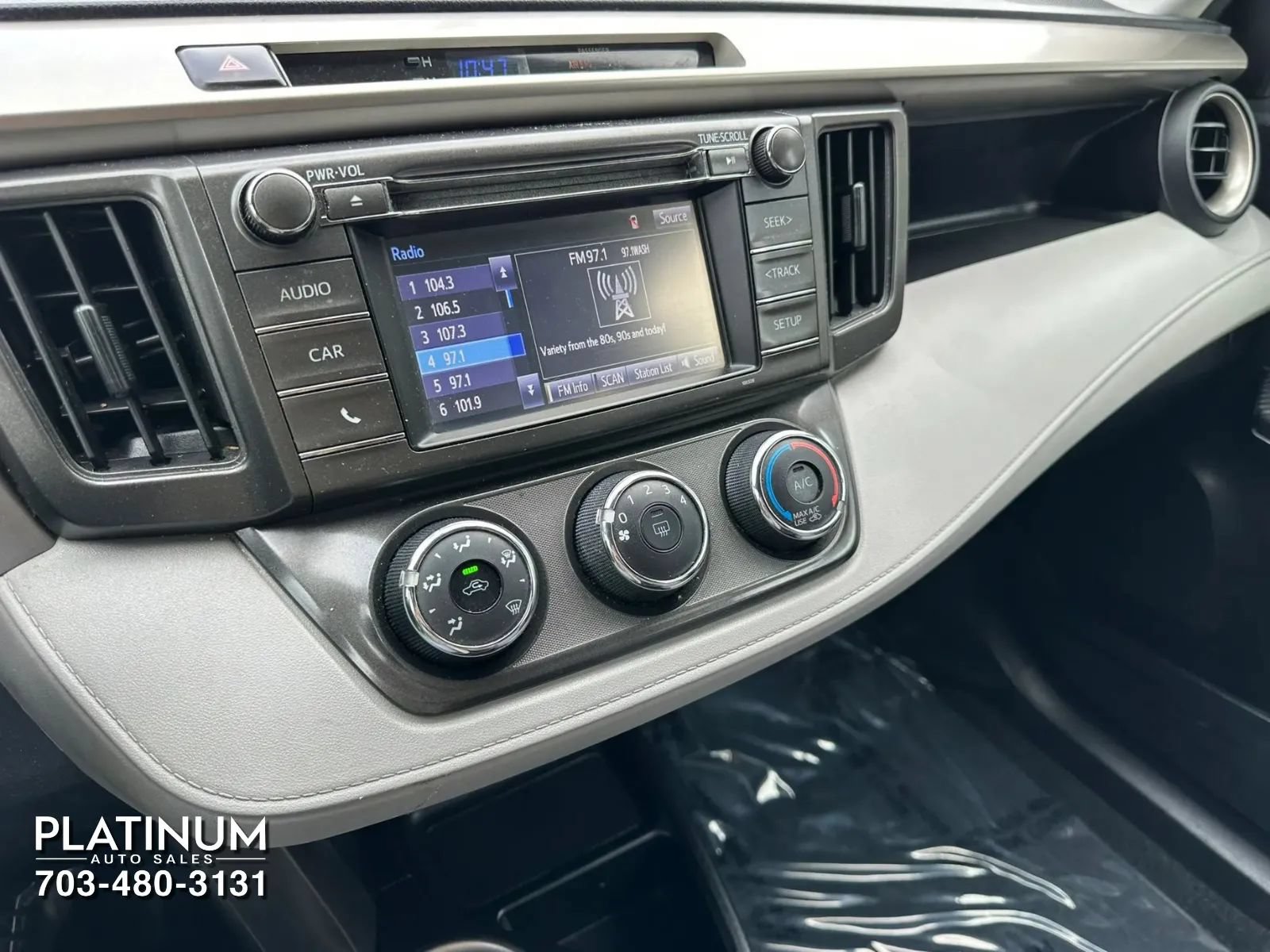 Used 2015 Toyota RAV4 LE AWD/4WD image 10