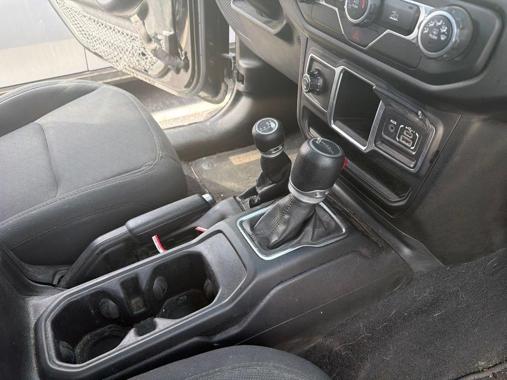 Used 2021 Jeep Gladiator Sport AWD/4WD image 35