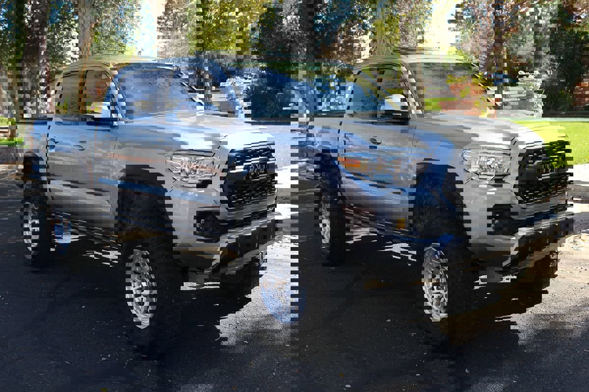 Used 2017 Toyota Tacoma TRD Off-Road image 43