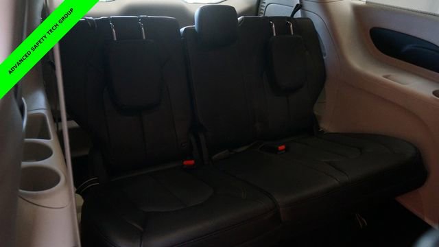 Used 2019 Chrysler Pacifica Touring-L w/ Advanced Safetytec Group image 48