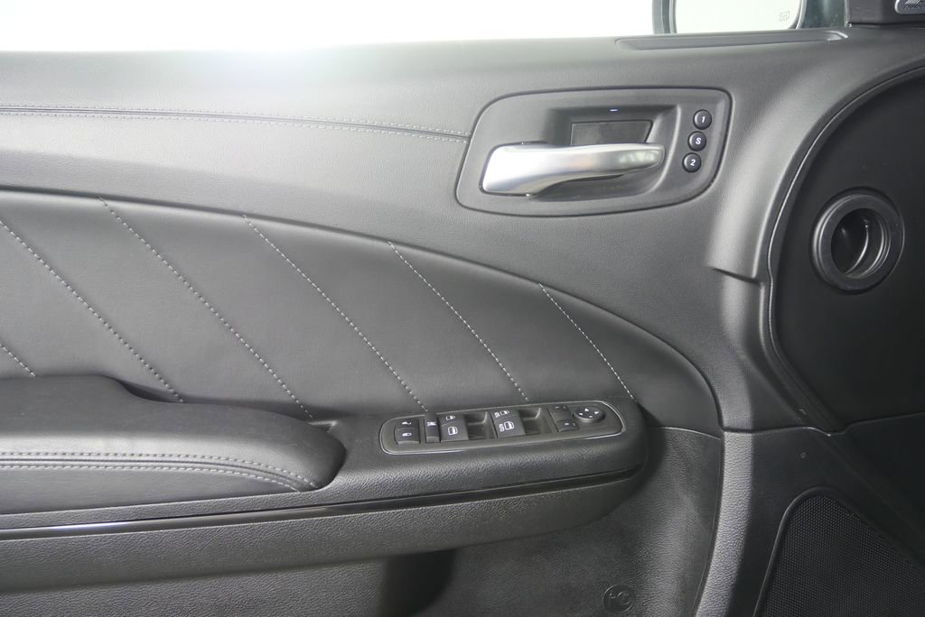 Used 2022 Dodge Charger SXT w/ Plus Group AWD/4WD image 8