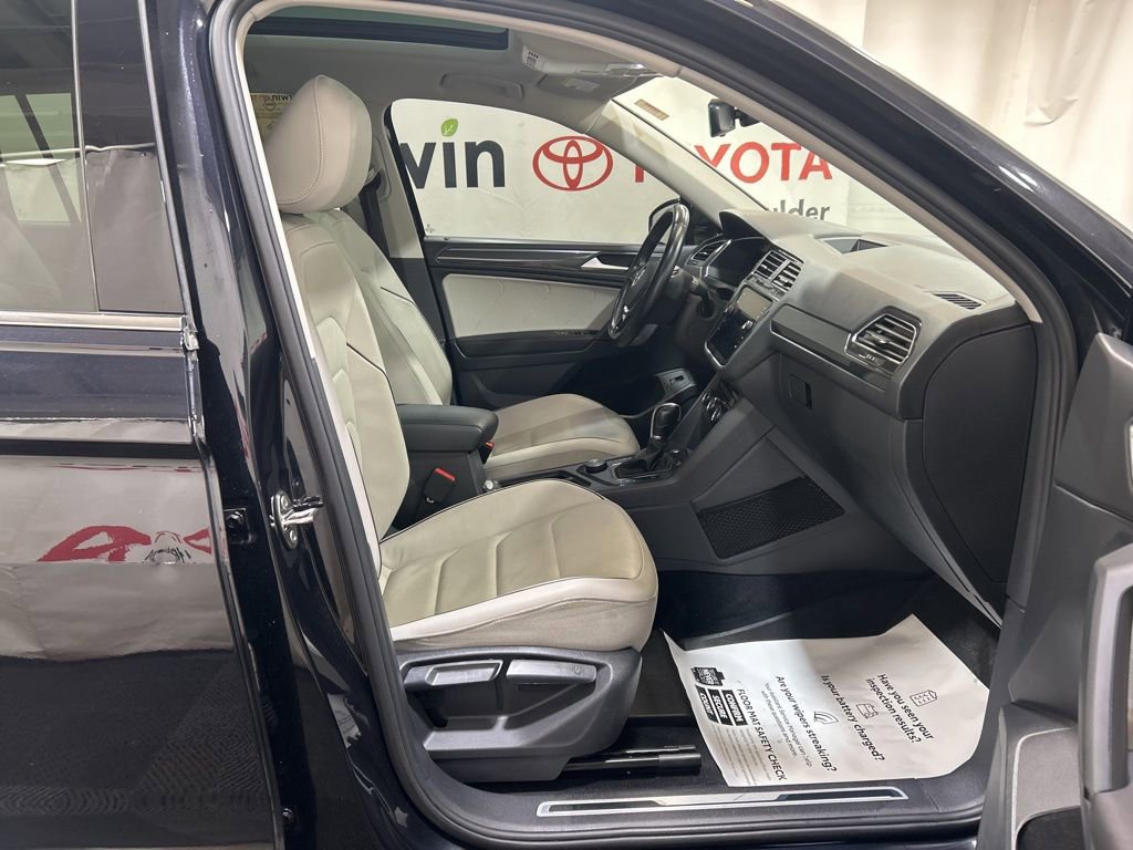 Used 2019 Volkswagen Tiguan SEL Premium w/ 3rd Row Seat Package image 13