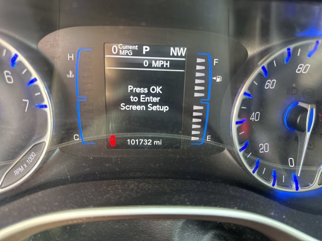 Used 2017 Chrysler Pacifica Touring-L FWD image 40
