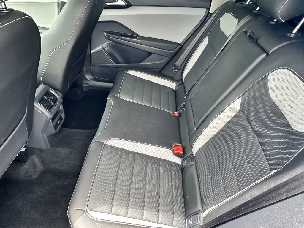 Used 2022 Volkswagen Taos SEL w/ Panoramic Sunroof Package image 26