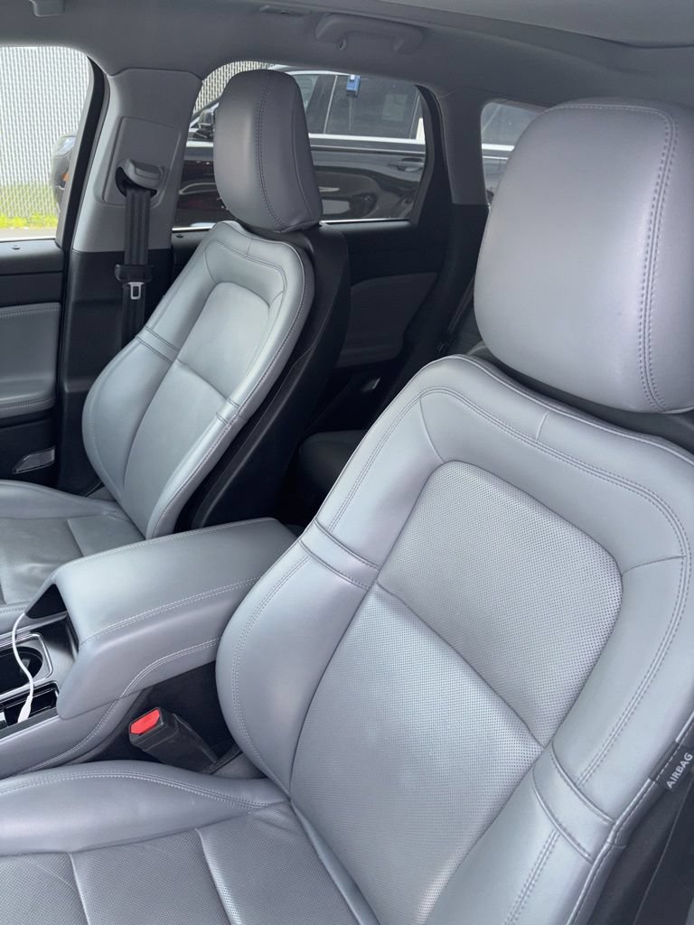 Used 2021 Lincoln Corsair AWD w/ Premium Package image 8