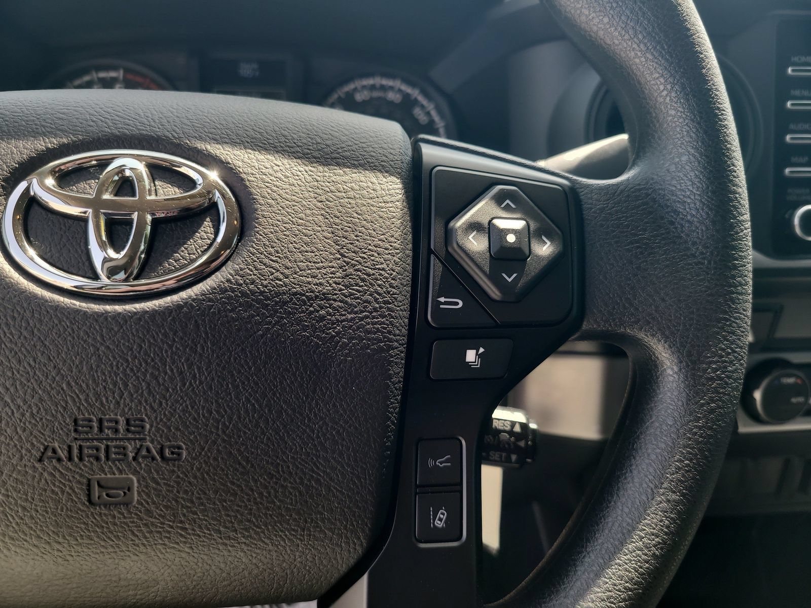 Used 2022 Toyota Tacoma SR AWD/4WD image 14
