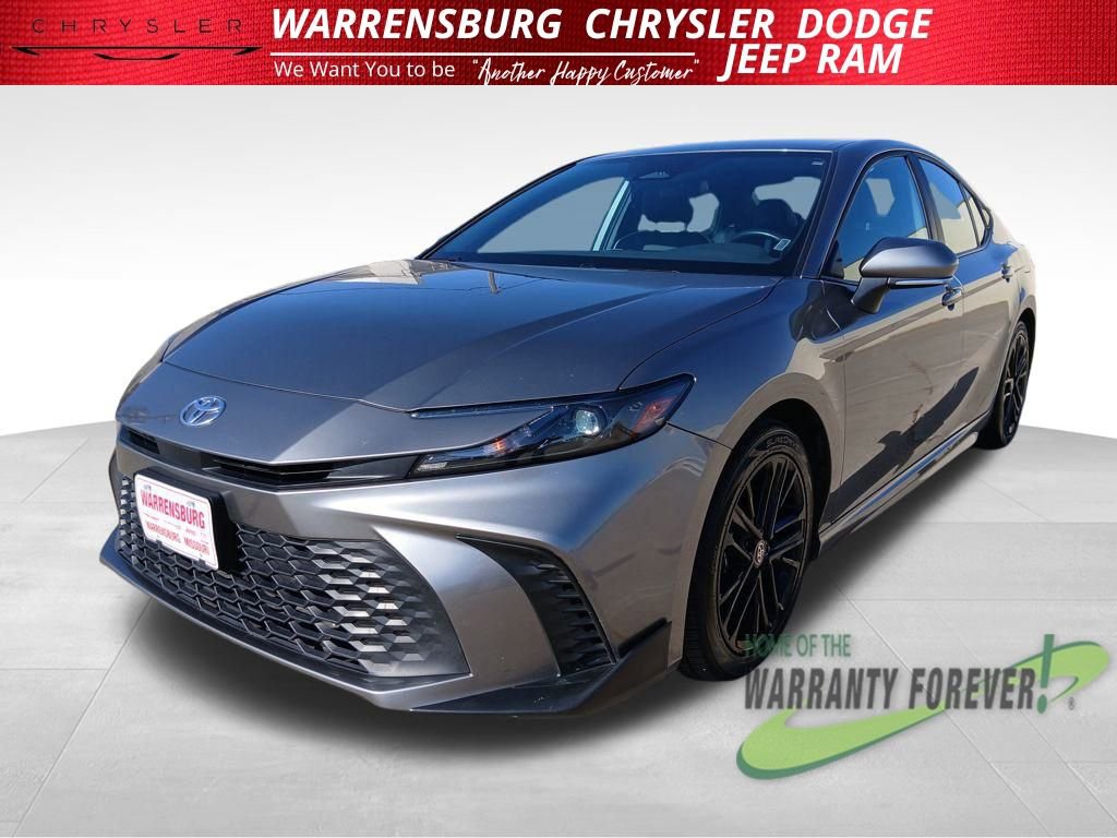Used 2025 Toyota Camry SE image 8