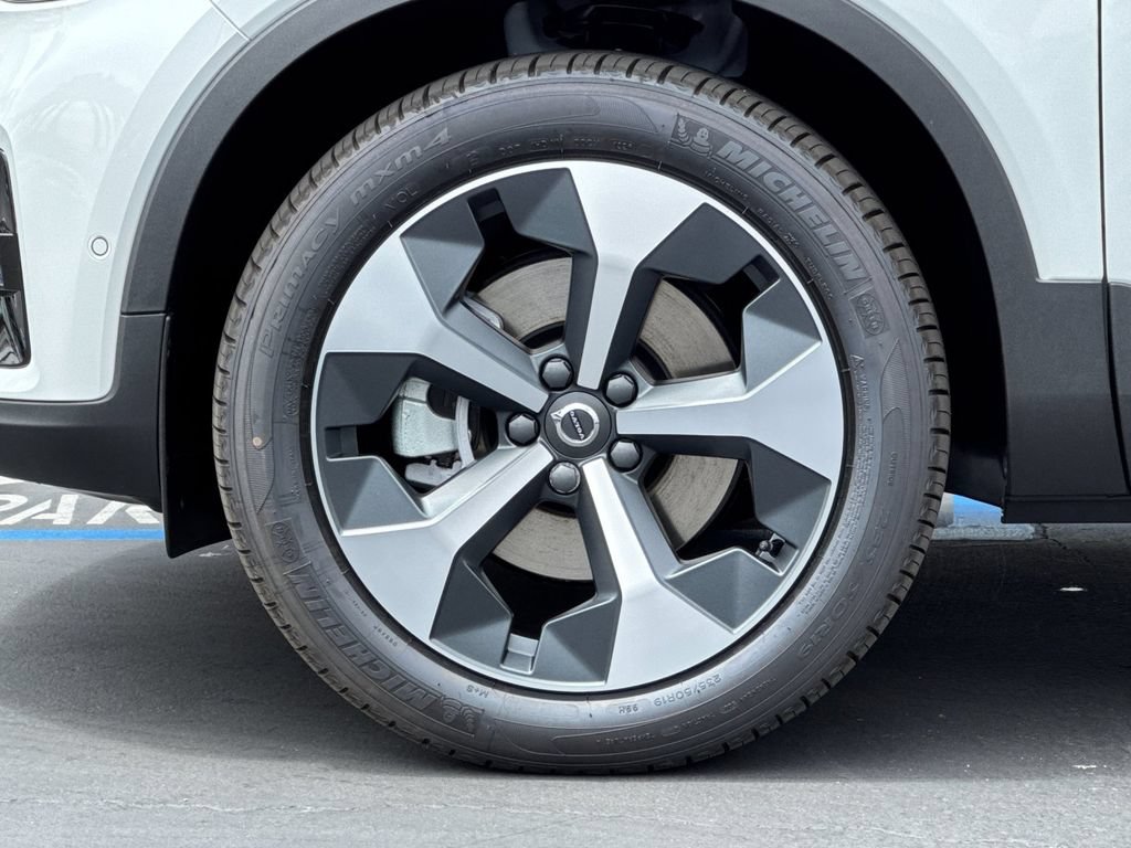 New 2026 Volvo XC40 B5 Plus w/ Protection Package Premier AWD/4WD image 25