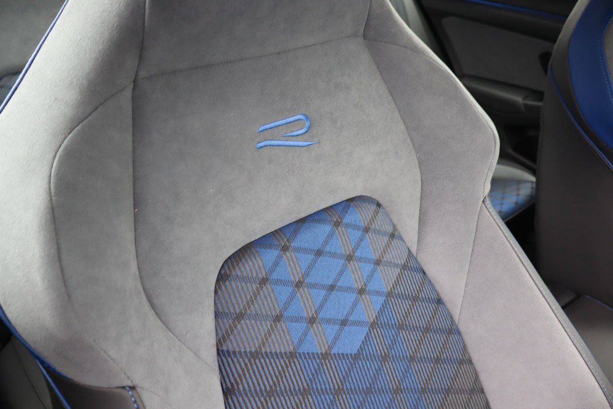 Used 2025 Volkswagen Golf R Black Edition w/ Euro Stye Package image 14