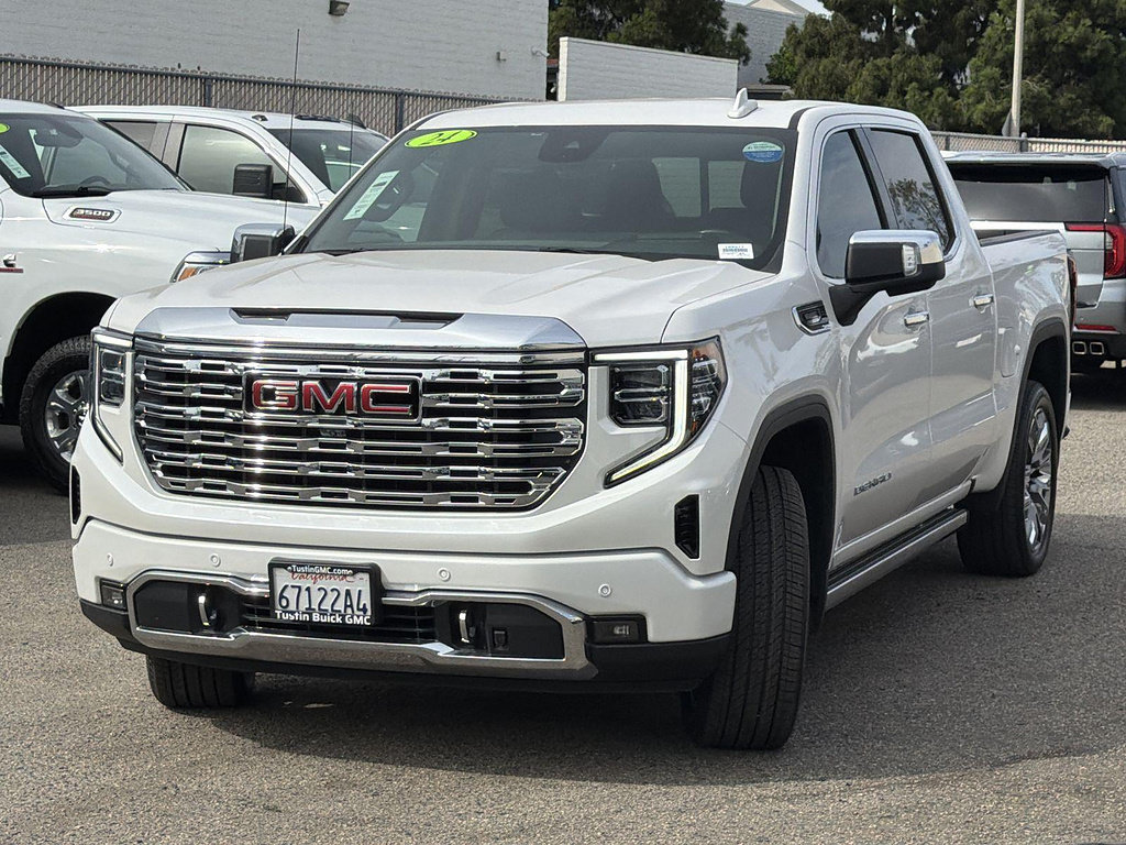 Used 2024 GMC Sierra 1500 Denali w/ Technology Package AWD/4WD image 3