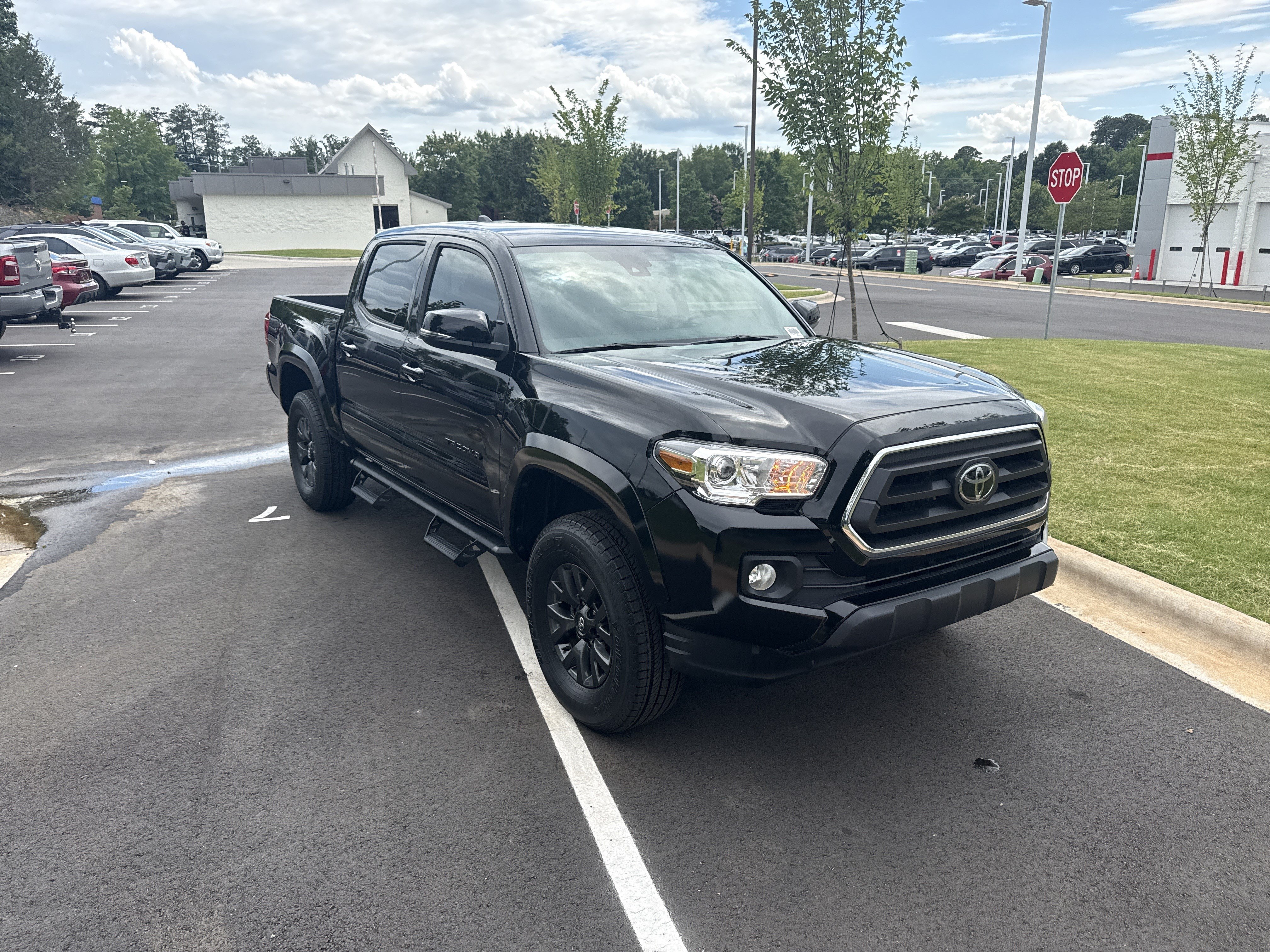 Used 2023 Toyota Tacoma SR5 w/ Technology Package AWD/4WD image 5