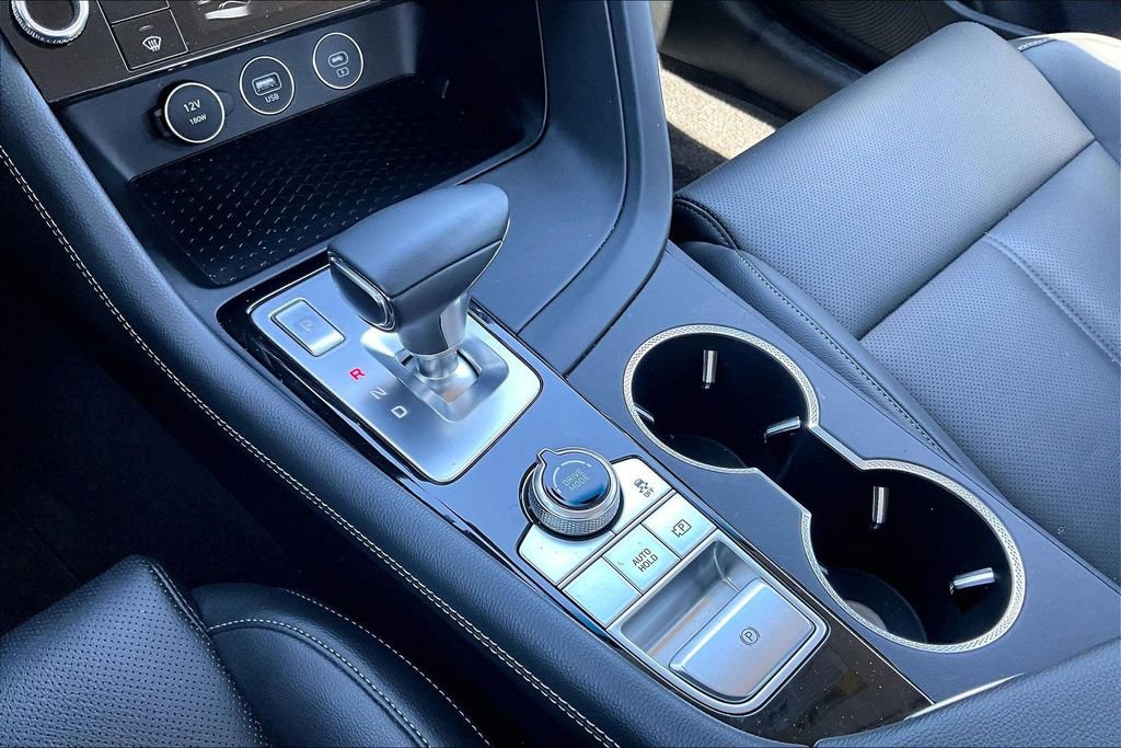 Used 2025 Genesis G70 2.5T image 26