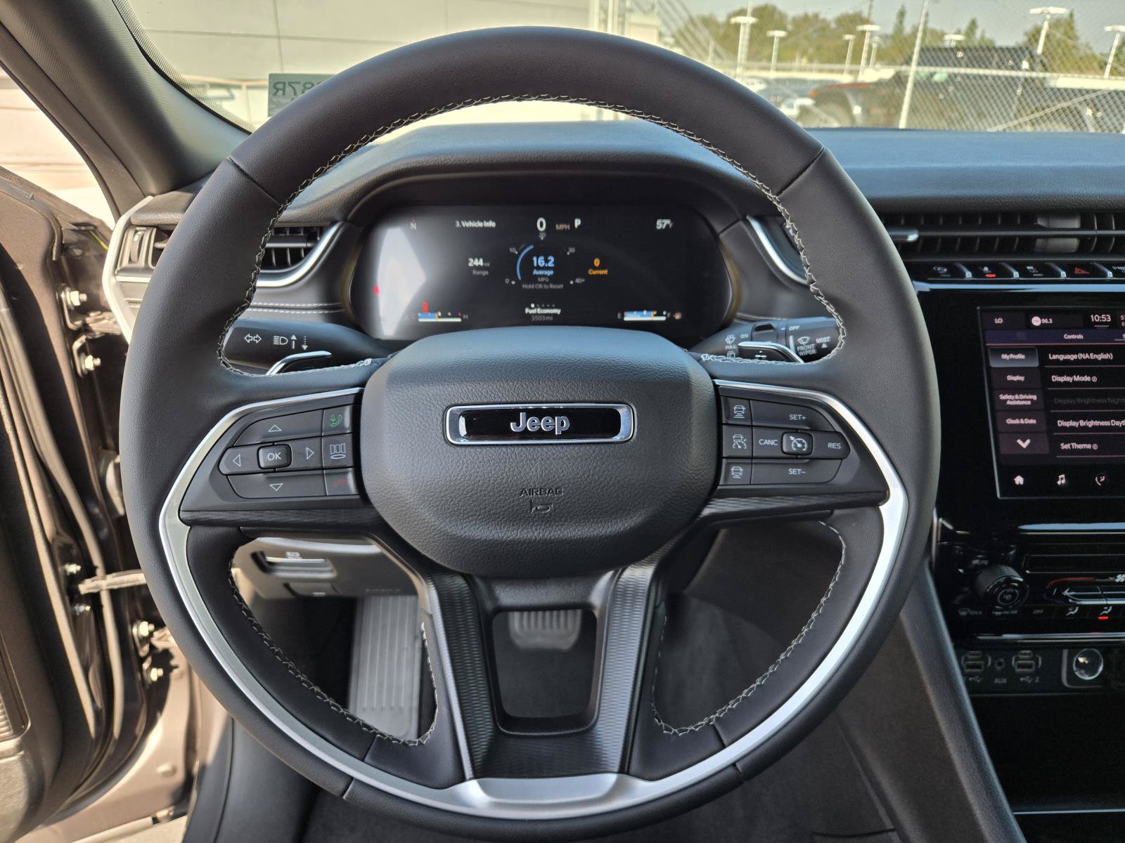 Used 2025 Jeep Grand Cherokee Laredo X RWD image 16