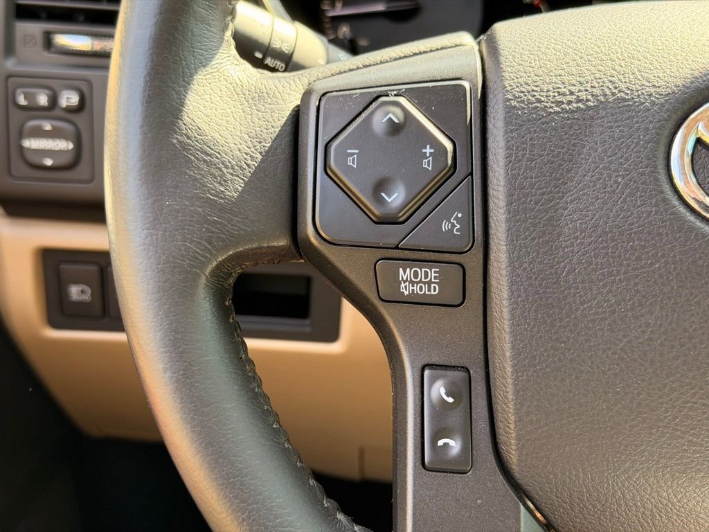 Used 2021 Toyota Sequoia Platinum AWD/4WD image 36