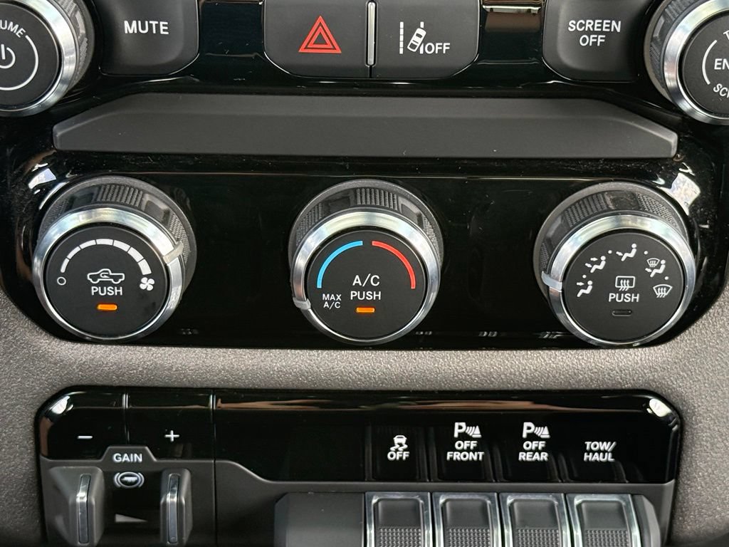 Used 2025 RAM 1500 Warlock AWD/4WD image 18