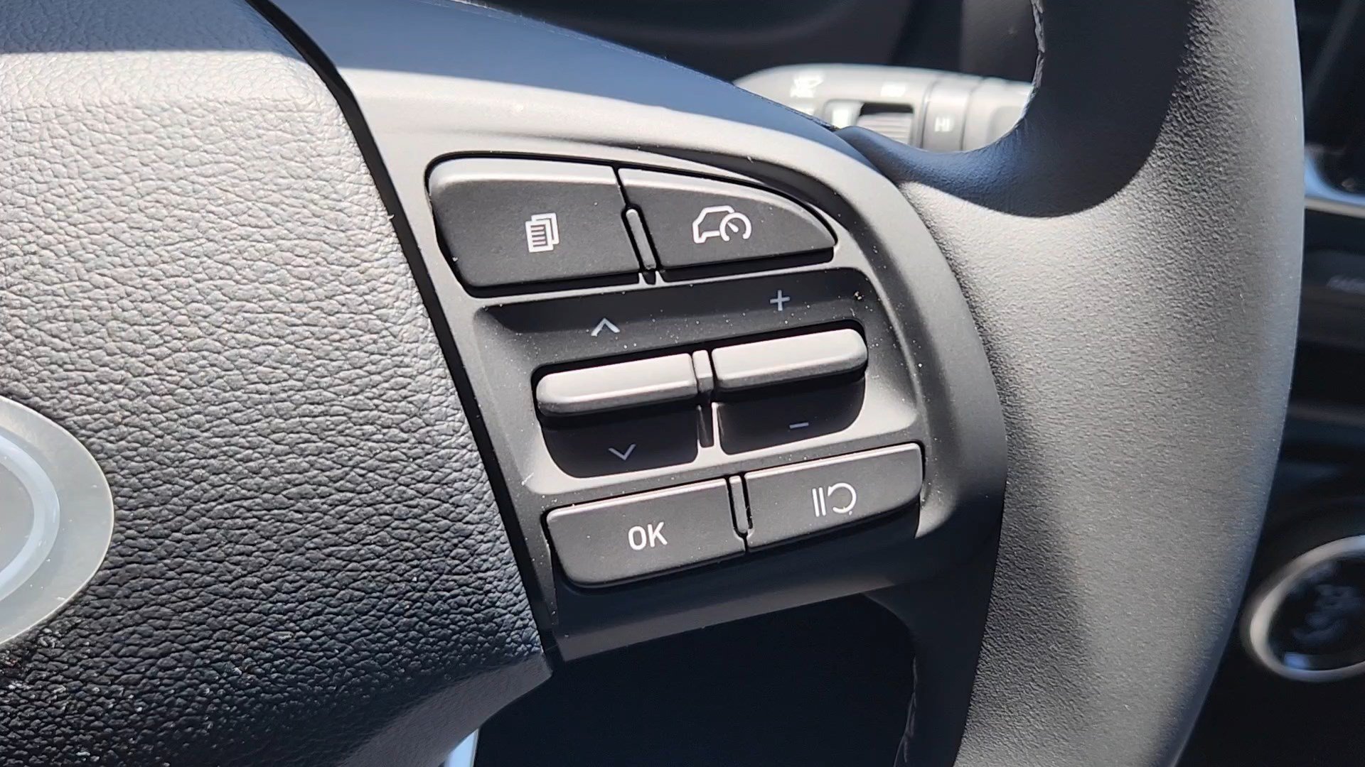 New 2026 Hyundai Venue SEL FWD image 13