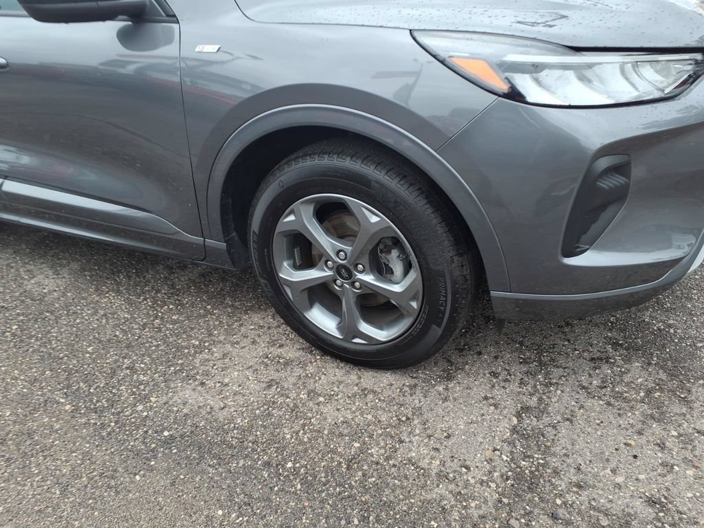 Certified 2024 Ford Escape ST-Line w/ Tech Pack #1 AWD/4WD image 5