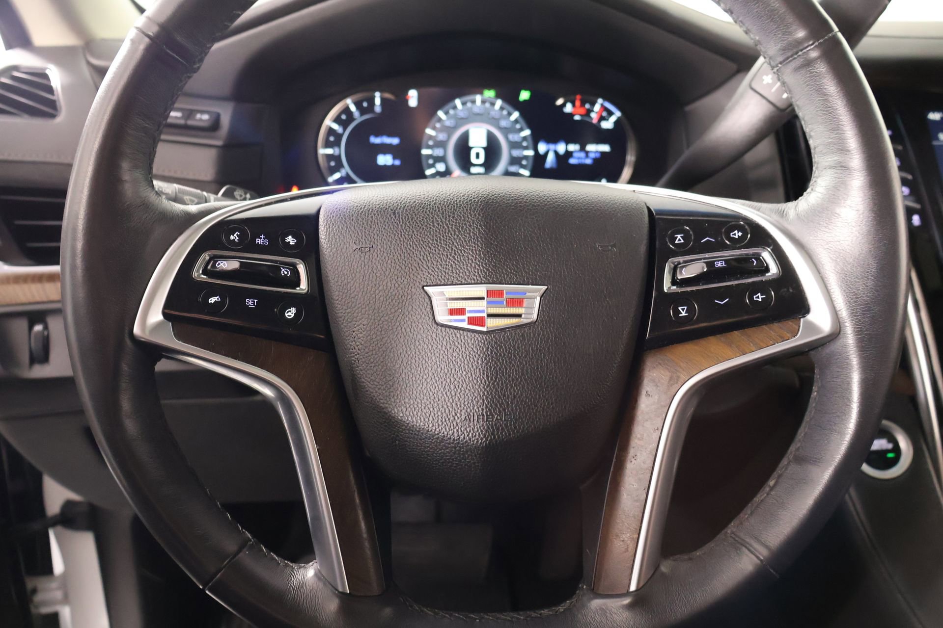 Used 2017 Cadillac Escalade Premium Luxury AWD/4WD image 3