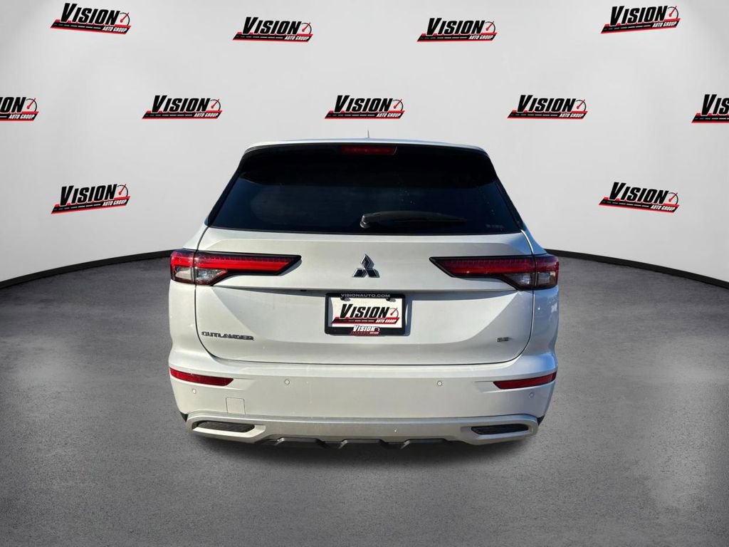Used 2023 Mitsubishi Outlander SE image 6