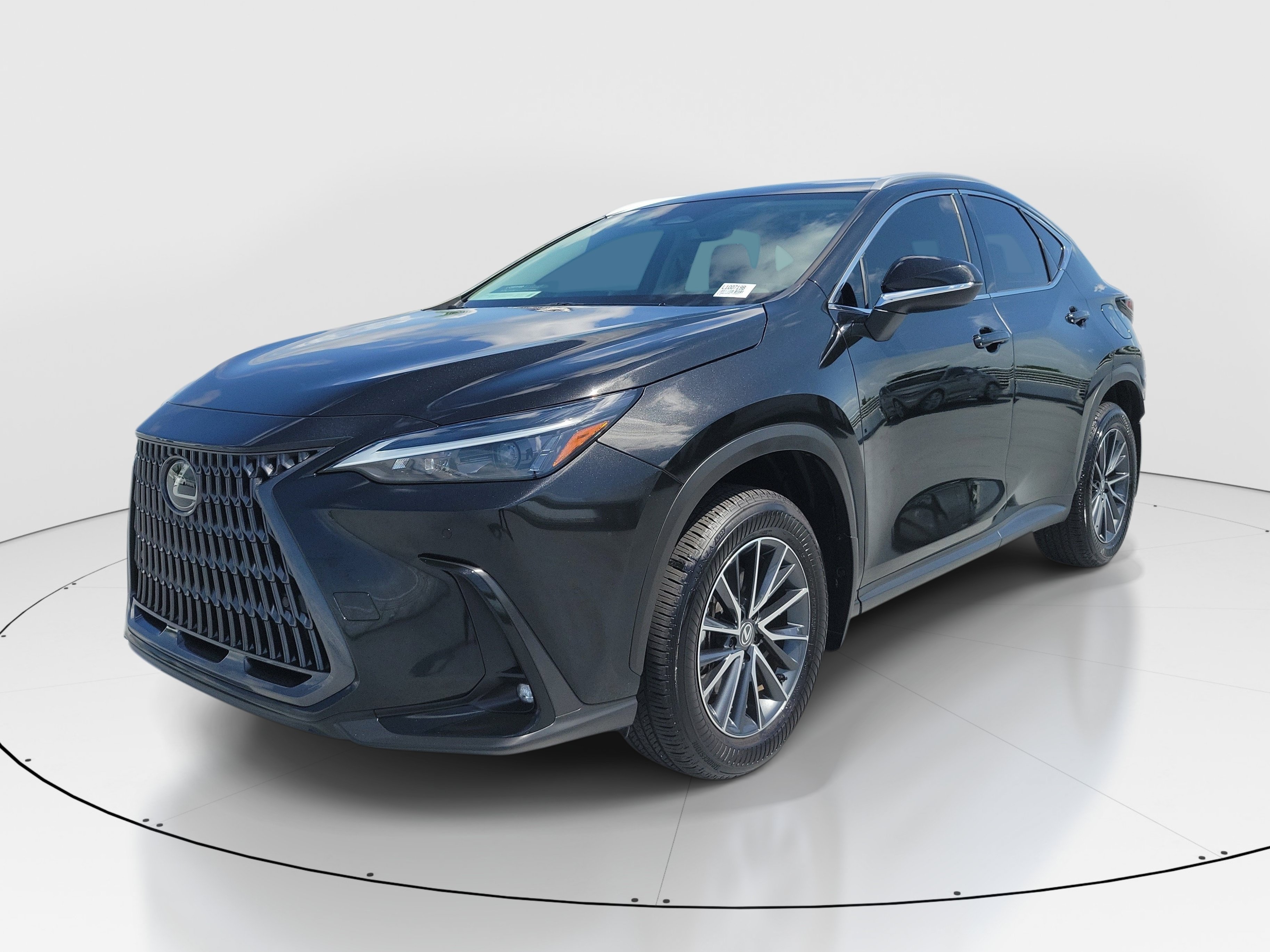 Certified 2025 Lexus NX 250 FWD w/ Accessory Package (K3) image 4