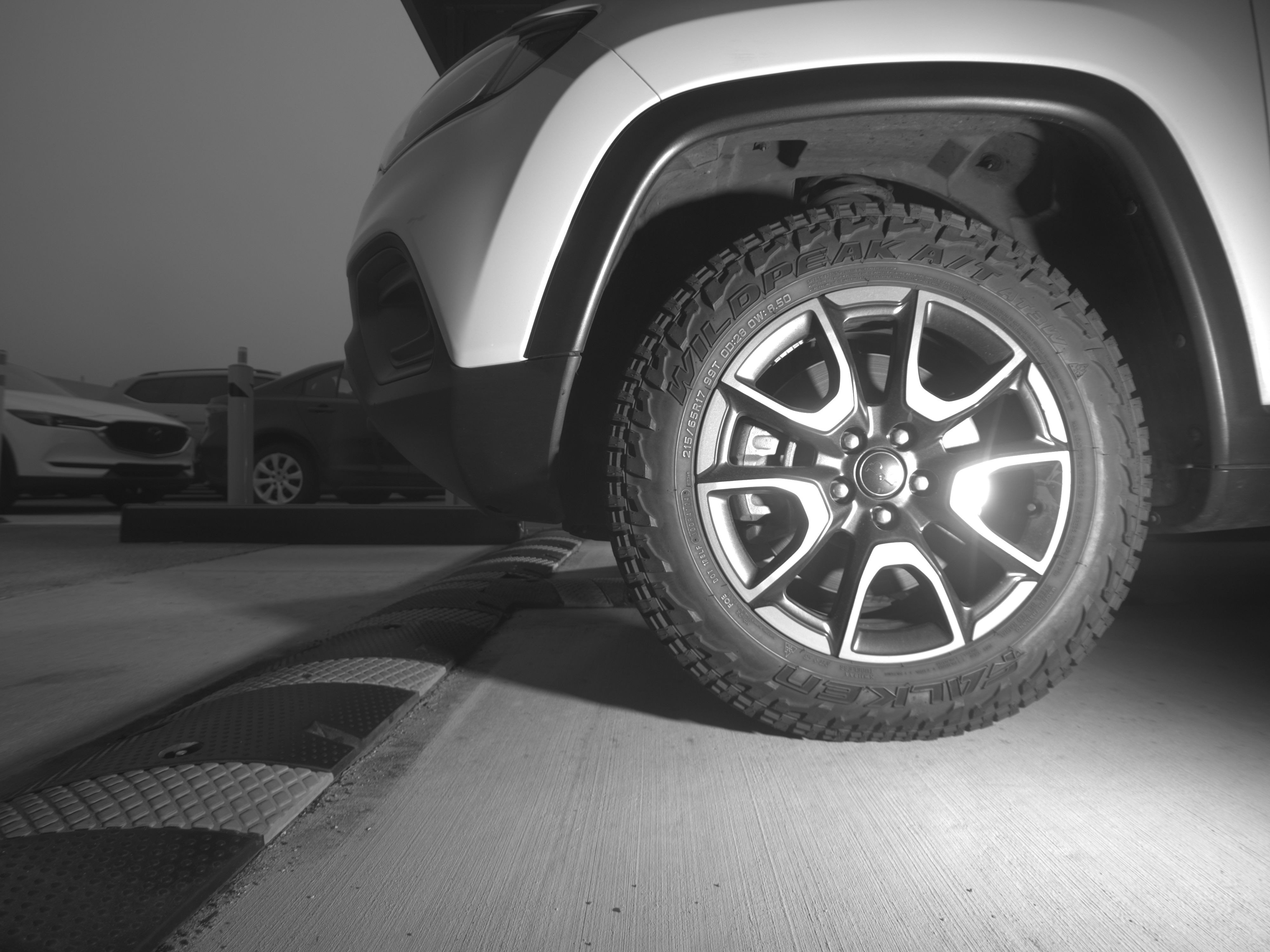 Used 2025 Jeep Compass Trailhawk image 12