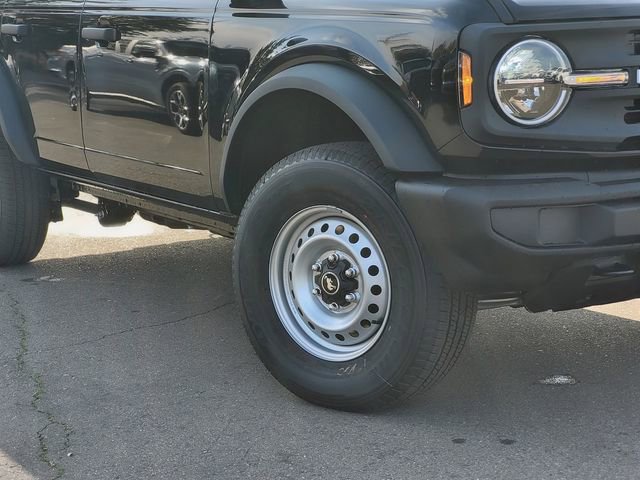 New 2025 Ford Bronco 4-Door image 2
