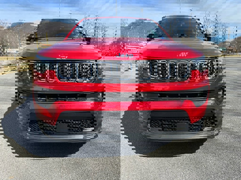 Used 2024 Jeep Compass Latitude image 10