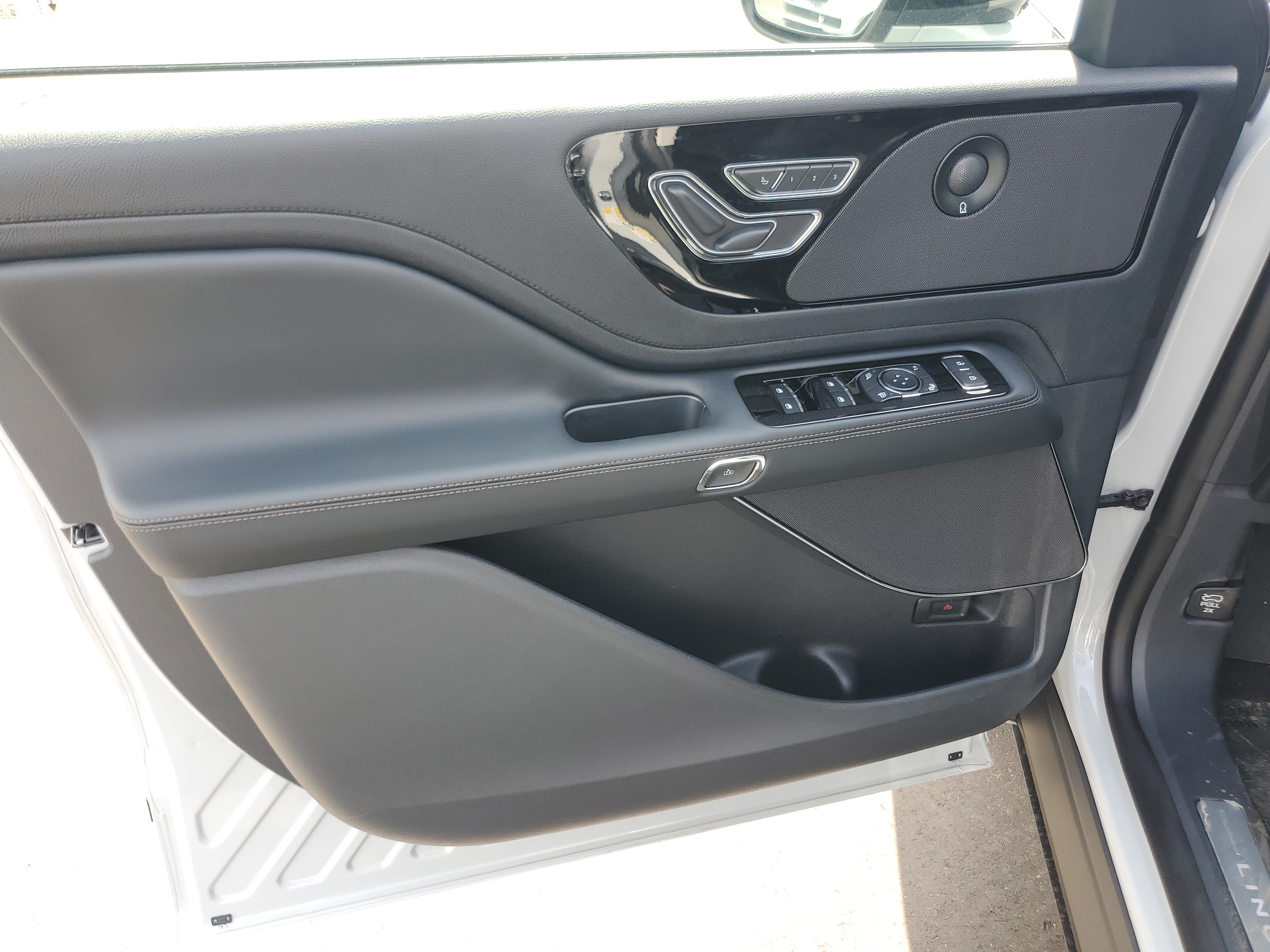 New 2027 Lincoln Aviator Reserve AWD/4WD image 8