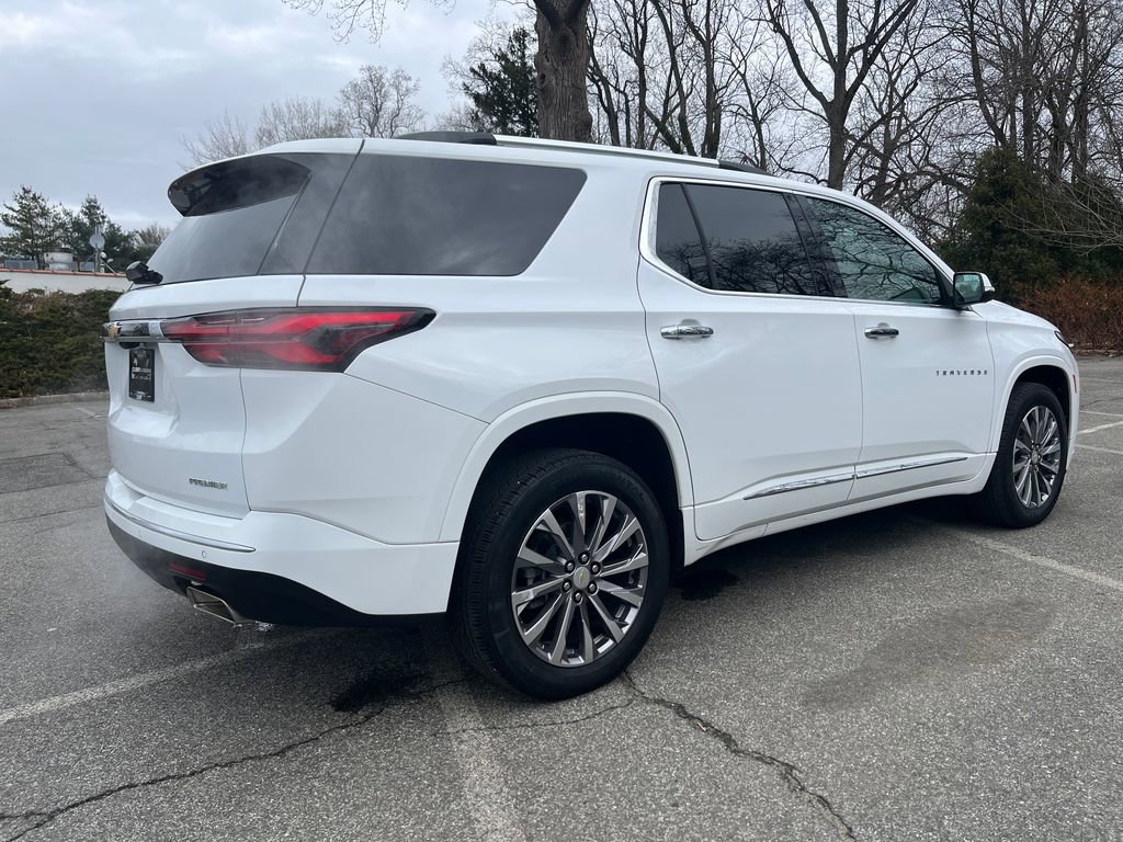 Used 2023 Chevrolet Traverse Premier image 13