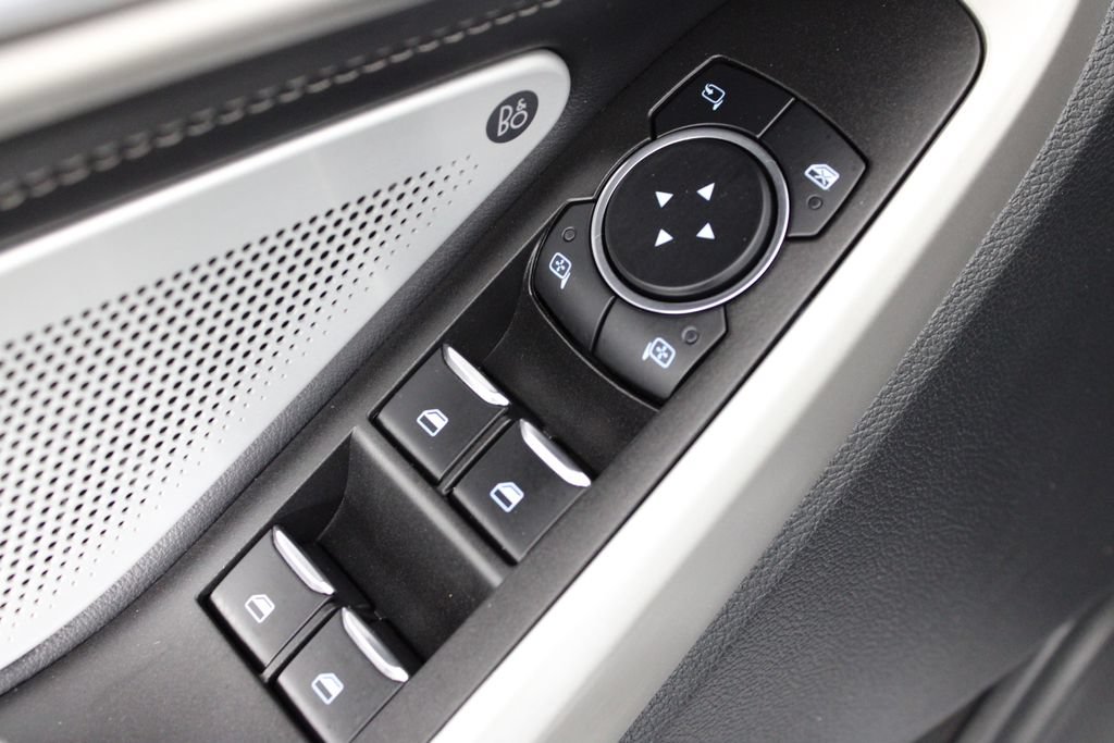 Used 2024 Ford Explorer Limited w/ Limited Technology Package RWD image 23